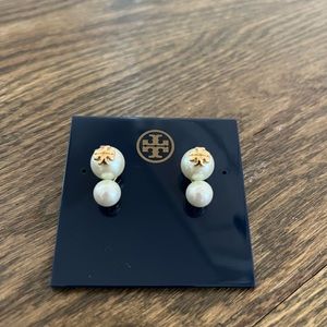 NWT Tory Burch Women’s Pearl Earrings Evie Double Stud